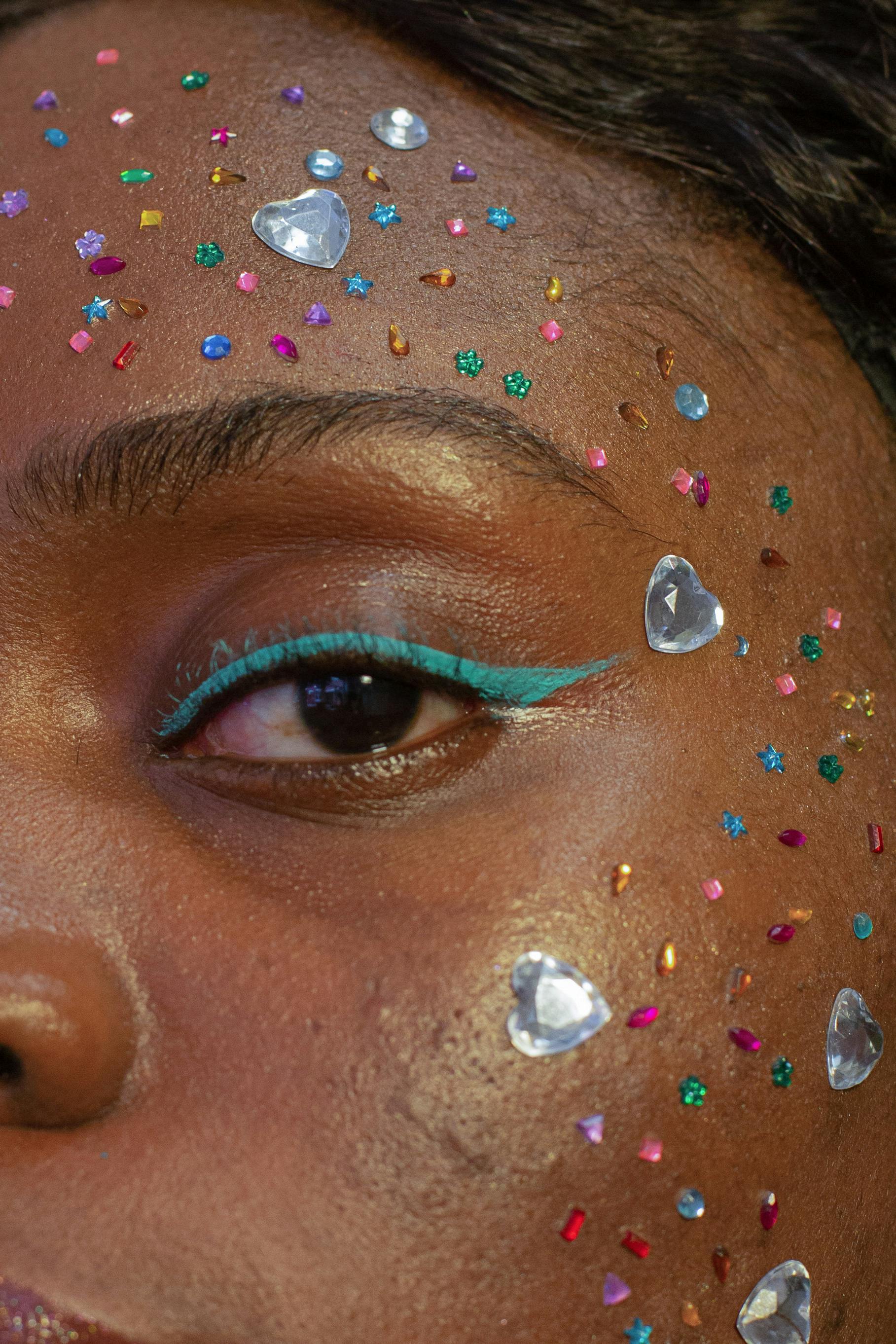 Face Rhinstone How To Make Rhinestones Stay On Your Face